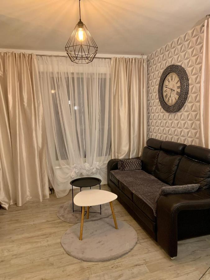 Uroczy Apartament Z Patio Szczecin Luaran gambar